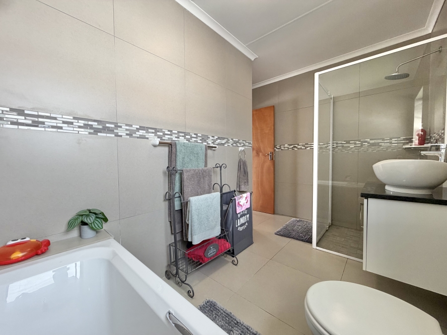 3 Bedroom Property for Sale in Jeffreys Bay Central Eastern Cape